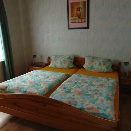 Westerwarf Apartment *