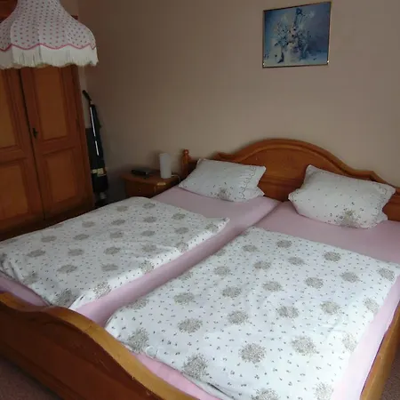Westerwarf Apartment *